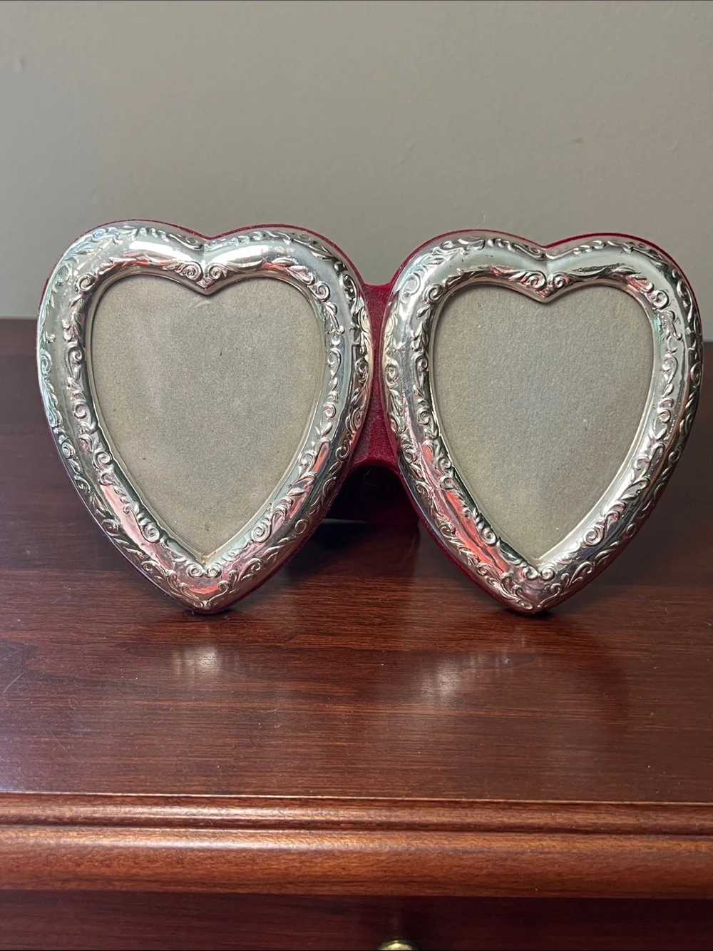 VTG Victorian Style Embossed Silver Plated Double Heart Red Velvet Picture Frame